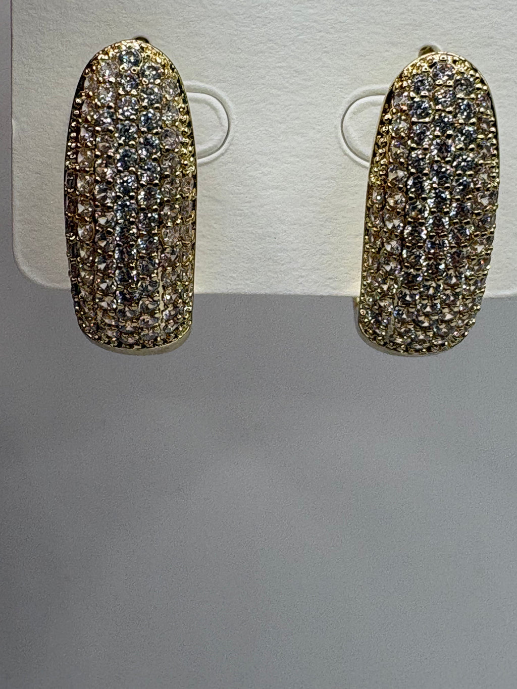 Earring clear color