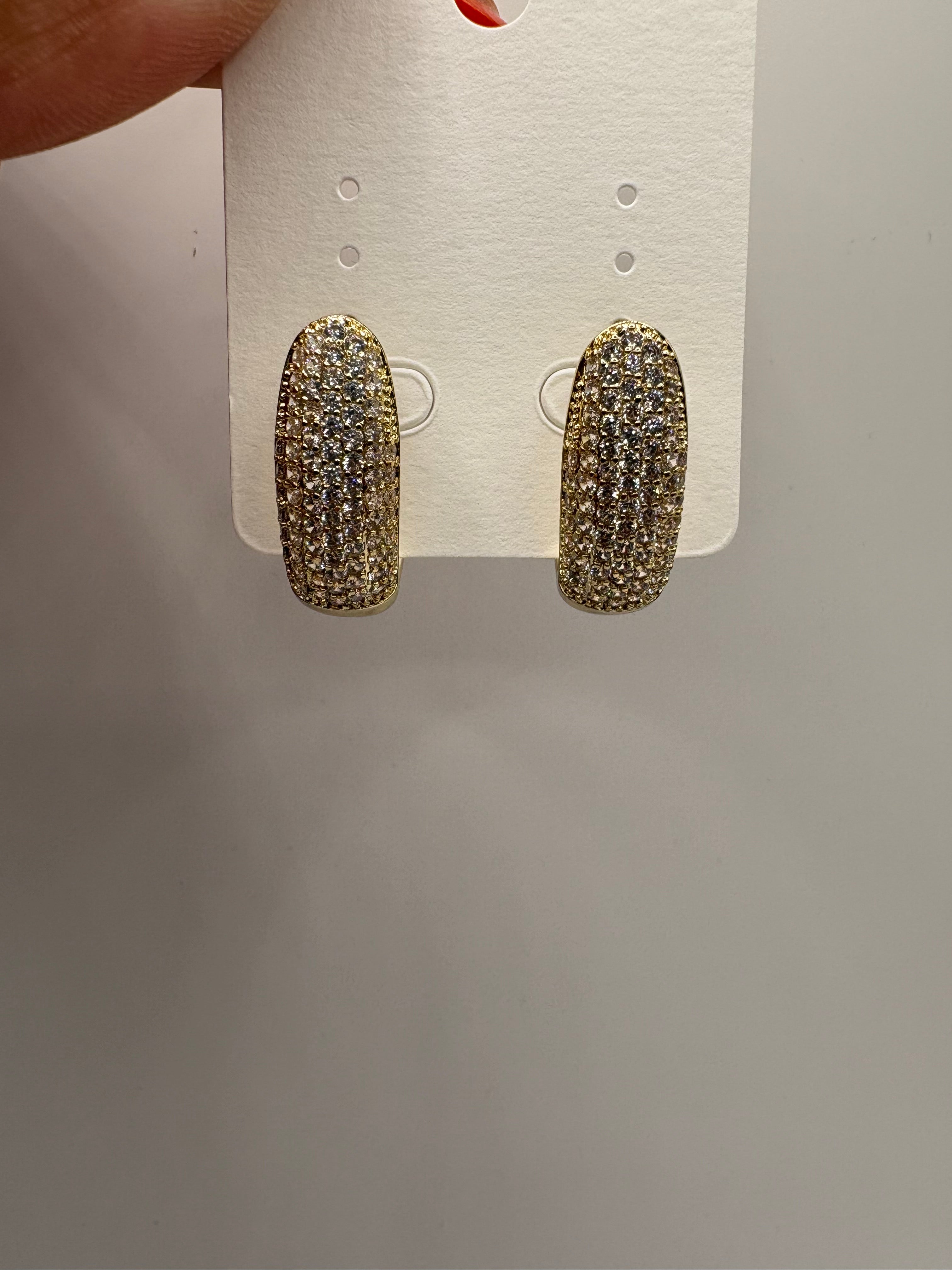 Earring clear color